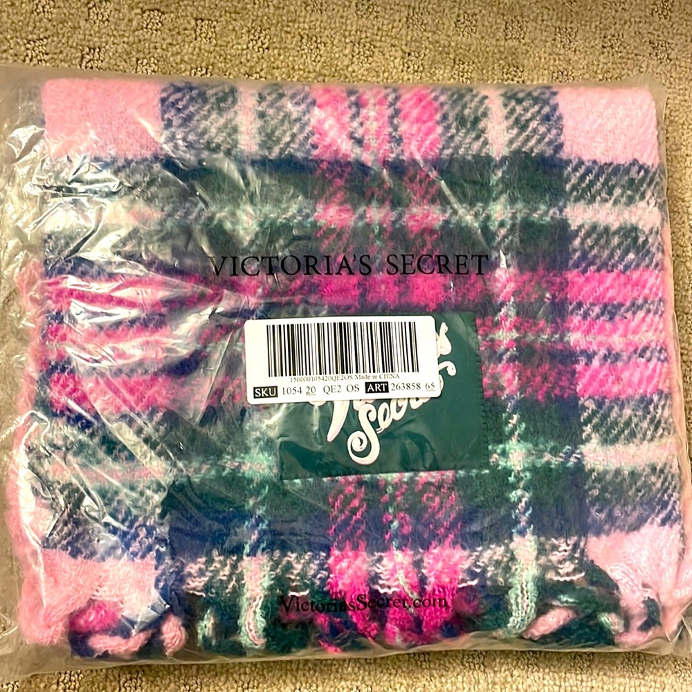Victoria’s Secret scarf
